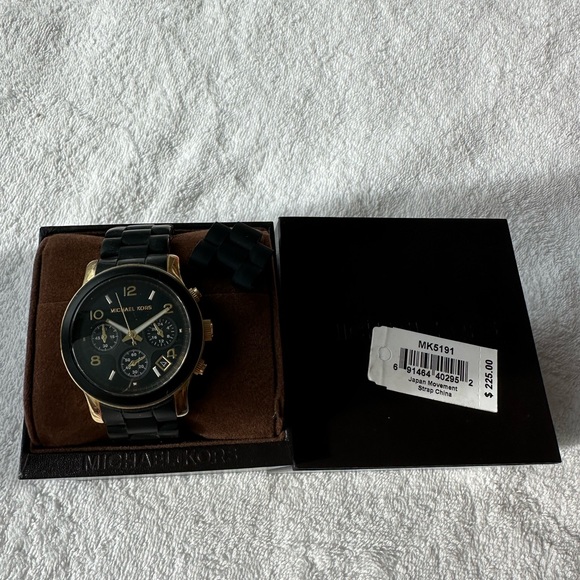 Black/gold watch